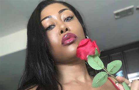 Jun 20, 2023 · Moriah Mills’ prolonged scorched-earth campaign on Twitter directed at Zion Williamson is over, at least for the time being. Mills, an OnlyFans model and former adult film star who was jilted ... 